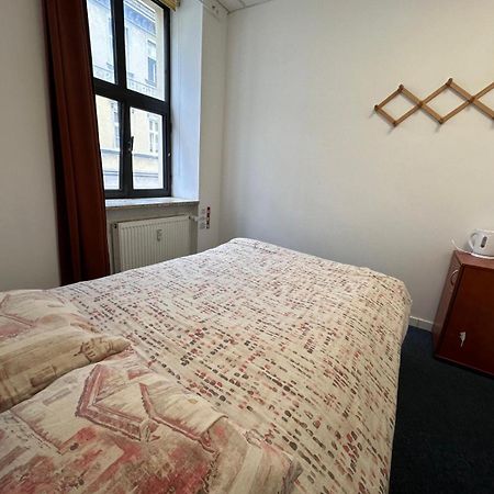 Economic Rooms- 24H Self Check-In Poznan Luaran gambar