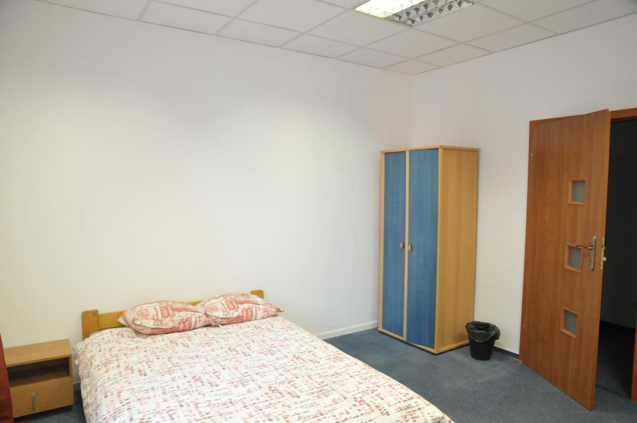 Economic Rooms- 24H Self Check-In Poznan Luaran gambar