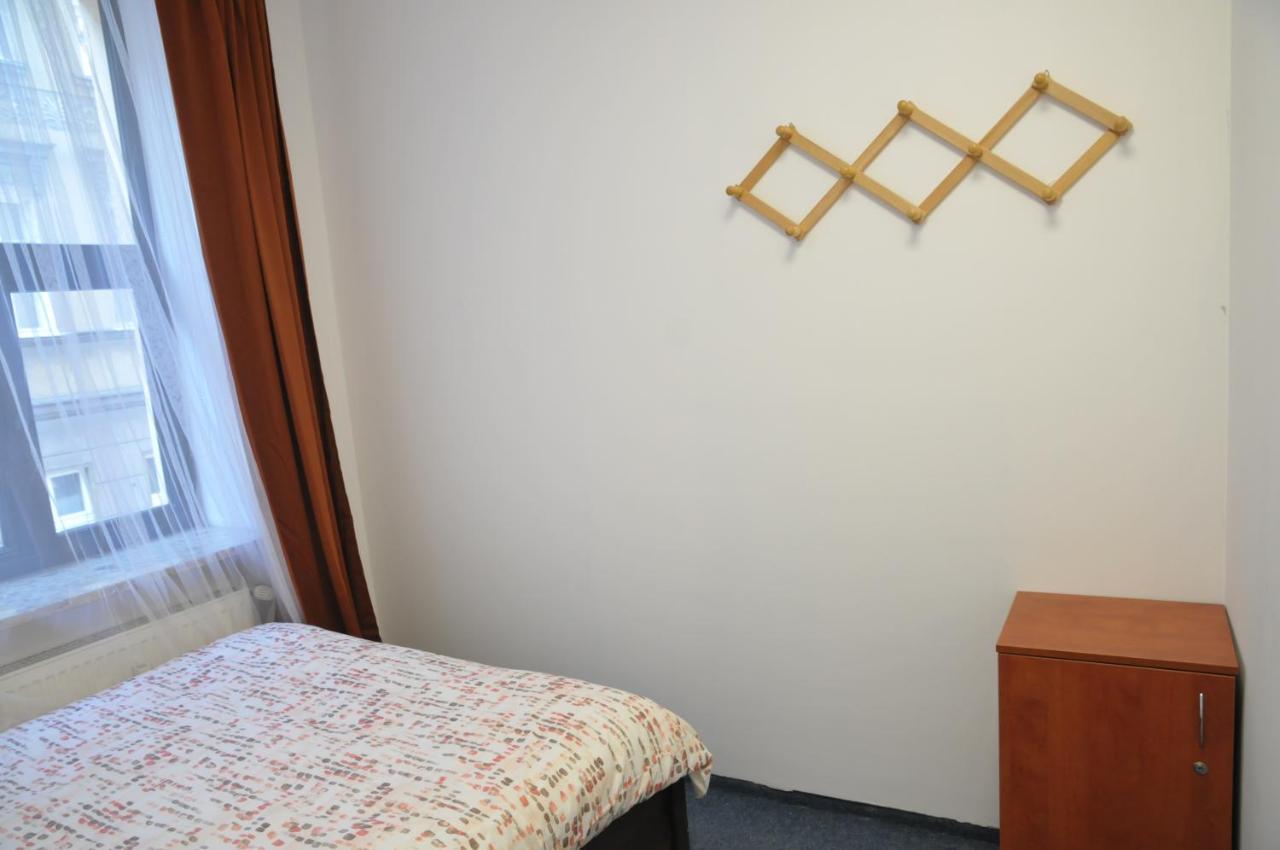 Economic Rooms- 24H Self Check-In Poznan Luaran gambar