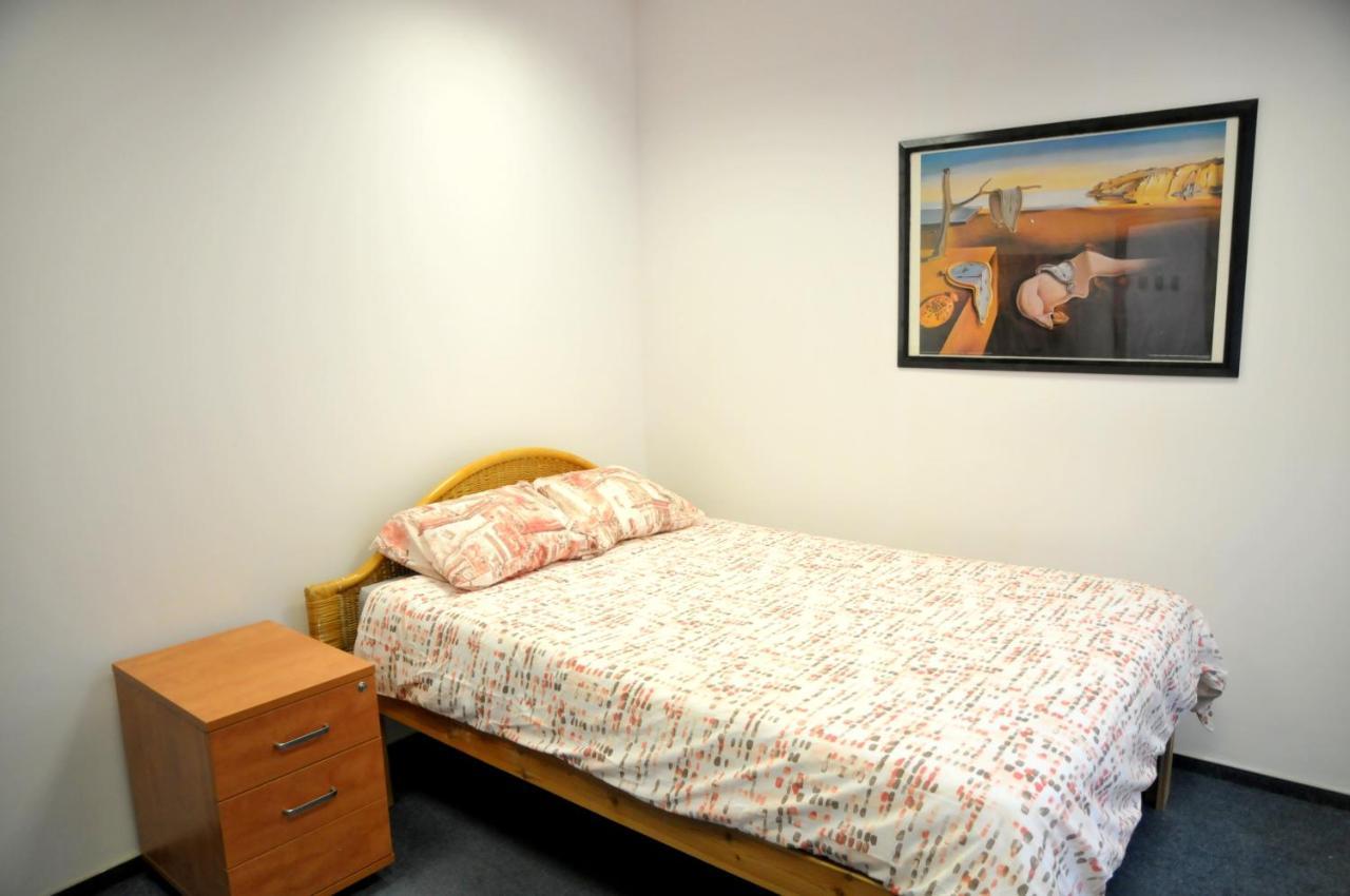 Economic Rooms- 24H Self Check-In Poznan Luaran gambar